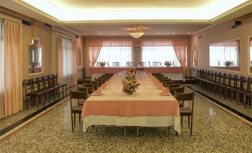 Royal Hotel